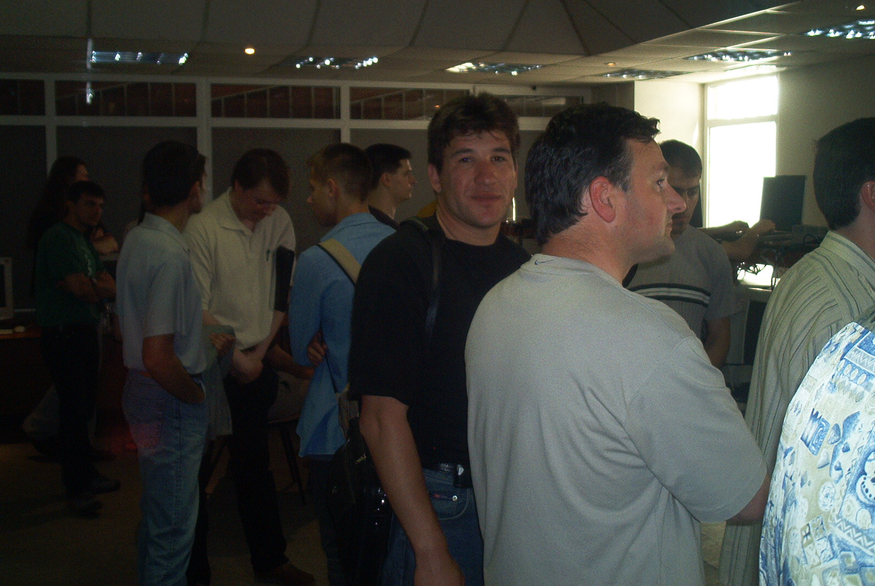/var/www/download//fest/linux-demo-fest//.thumbs/IM000105.jpg