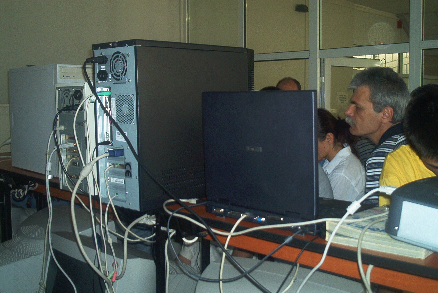 /var/www/download//fest/linux-demo-fest//.thumbs/IM000107.jpg